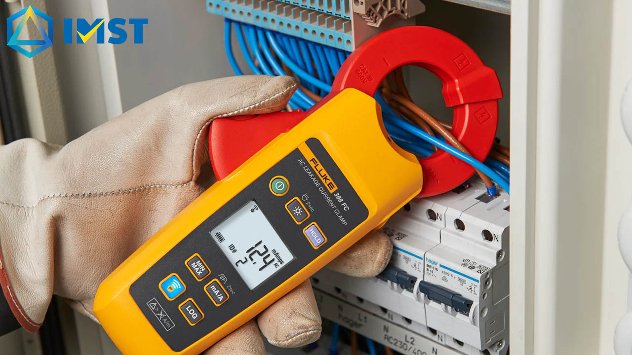 Dùng AC Leakage Current Clamp đo dòng rò tổng